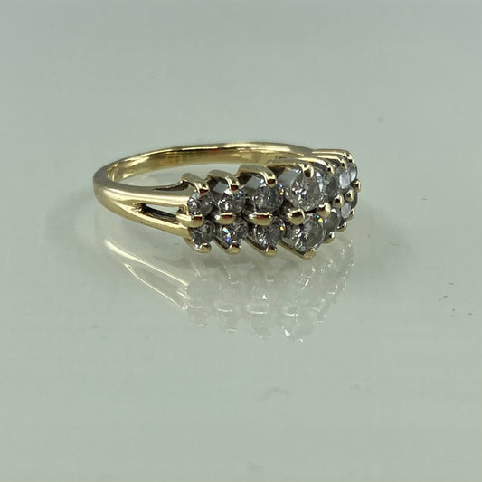 14ct.Yellow gold cocktail ring of graduated diamonds