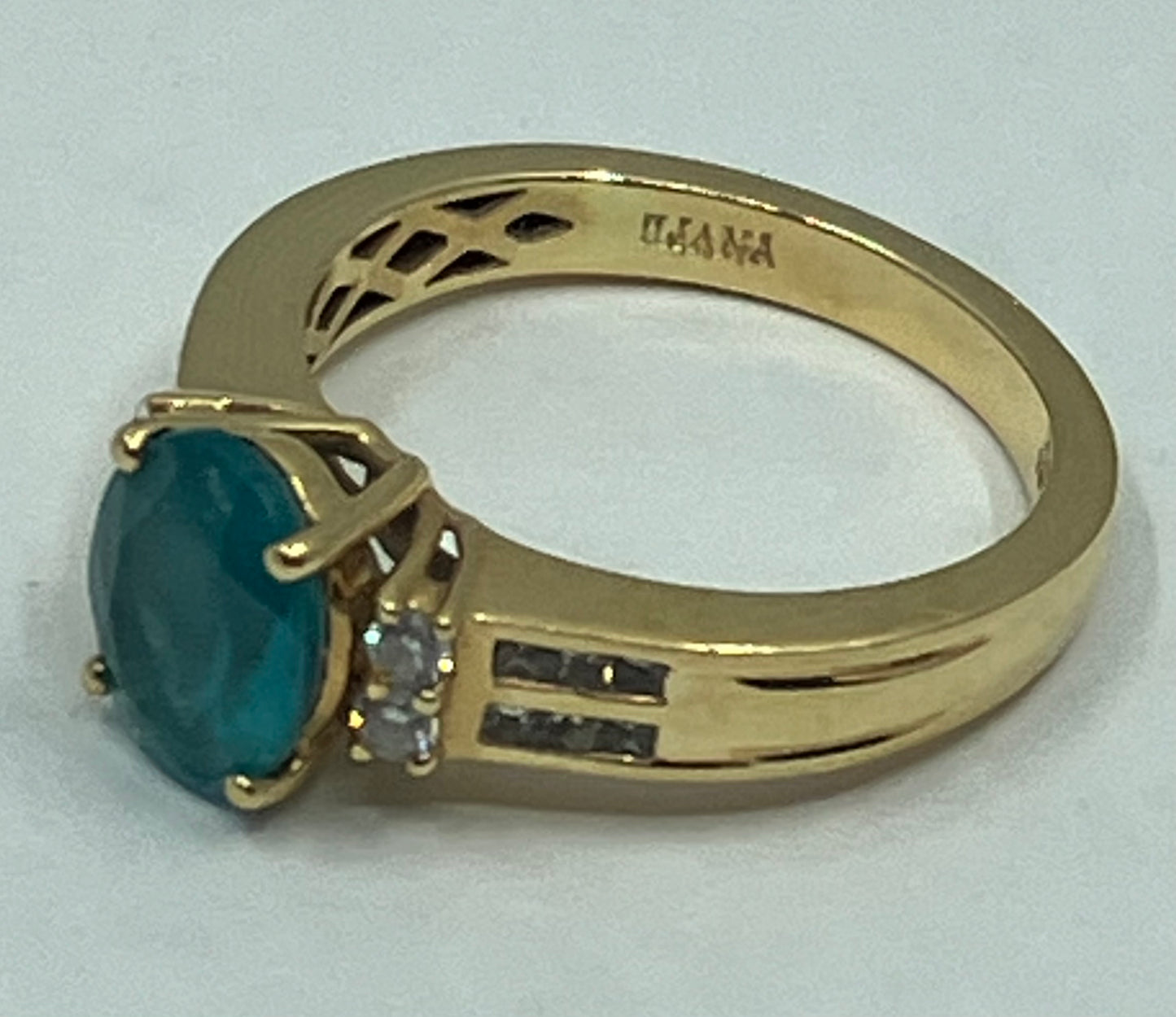 18ct Gold apatite & diamond cocktail ring