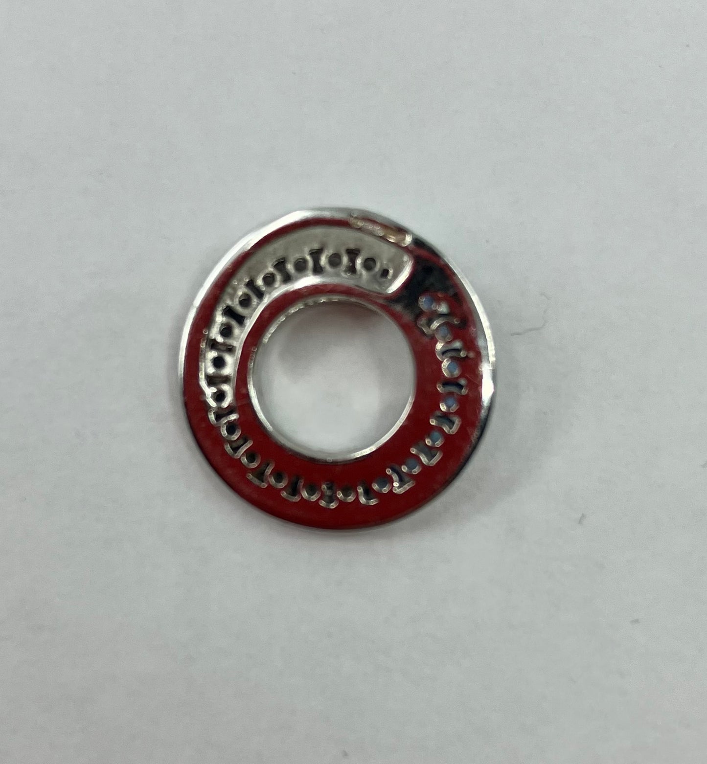 9ct white gold vari-hue sapphire pendant on accompanying chain