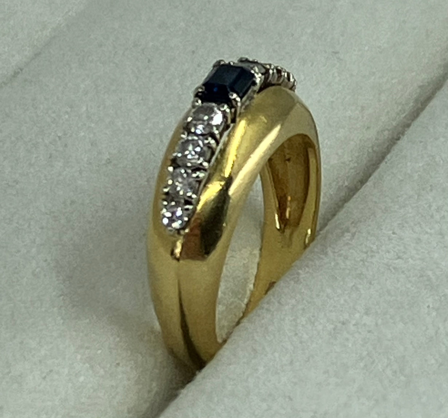 18ct gold bombé dress ring, with a sapphire & diamond tiara