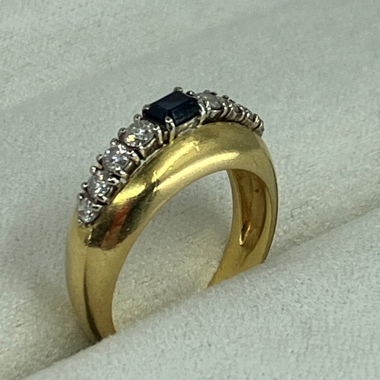 18ct gold bombé dress ring, with a sapphire & diamond tiara
