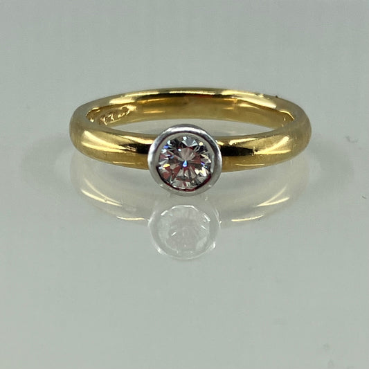 18K Yellow gold solitaire diamond ring